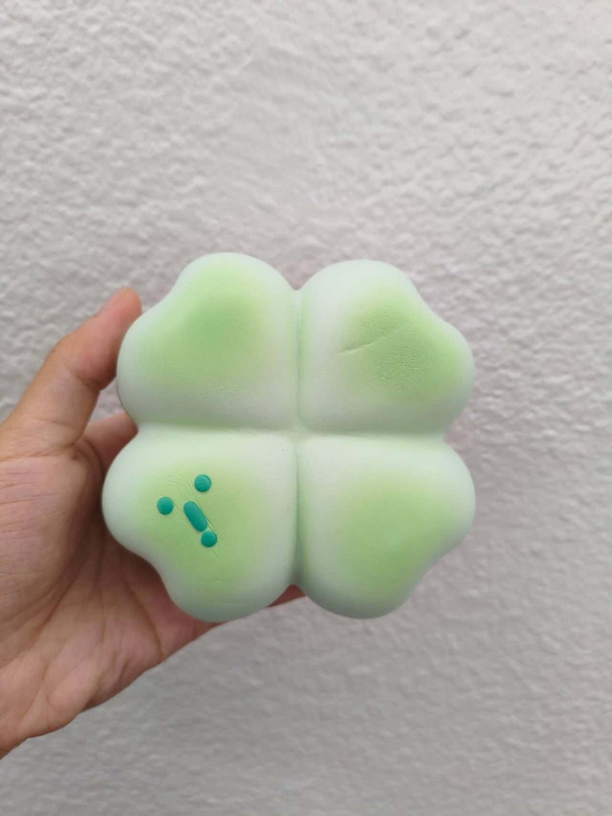 Full | Lucky Four-Leaf Clover Slow Rising Stress Relief Toy