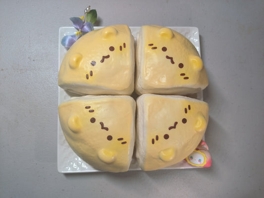 Bingbing | Bear Cheese Bun (1/4 Slice) Squishy