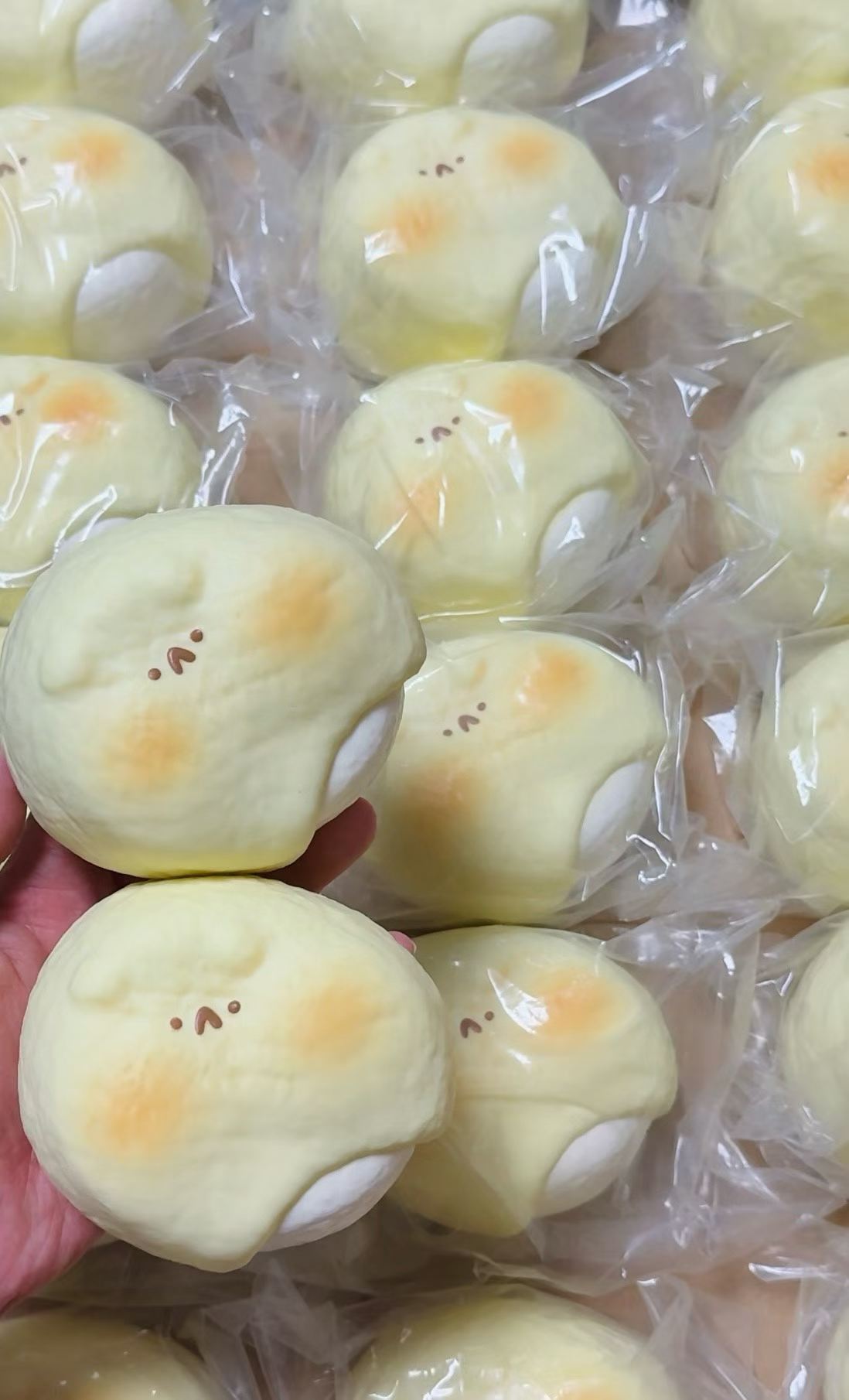 Hongdou |  Mouse Senbei Slow Rising Squishy, Stress Relief